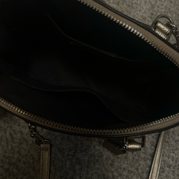 Coach hand bag - Picture 4 of 6